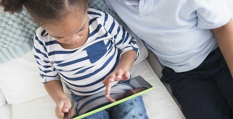 How to Use Technology to Benefit Your Child: 5 Best Apps to Help Kids with Reading