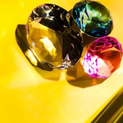 Gold-or-Diamond-Which-Is-The-Superior-Choice