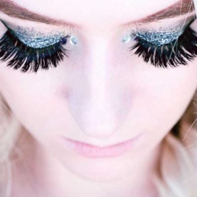 5D-Lashes-vs-Traditional-Lashes-Which-One-is-Right-for-You