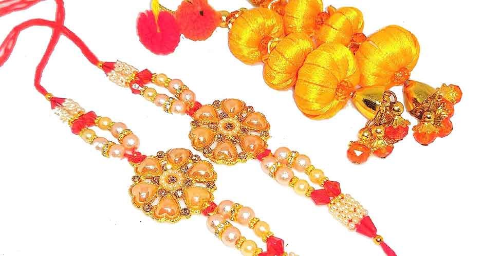 Sentimental Rakhi Gift Combos For Your Bhaiya-Bhabhi To Send Out Of India
