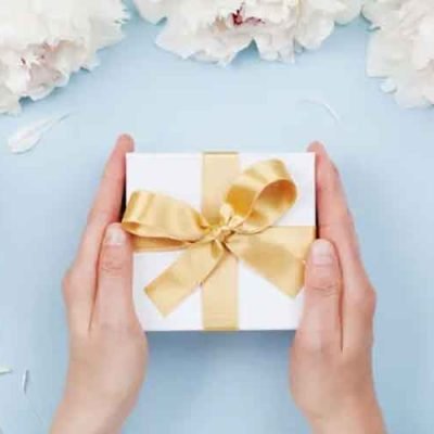 11 Best Wedding Gift Ideas to Wow Any Couple