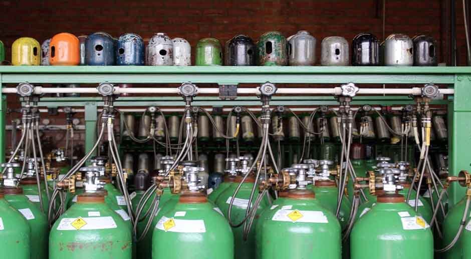 The-role-of-compressed-gas-cylinders-in-technology