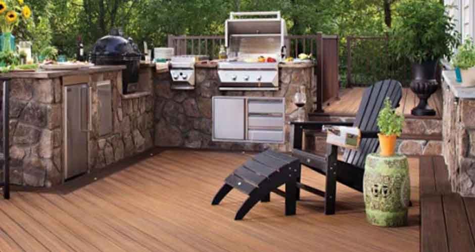Comparing-Wood-and-Composite-Decking