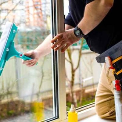 Finding-the-Right-Window-Cleaning-Professional