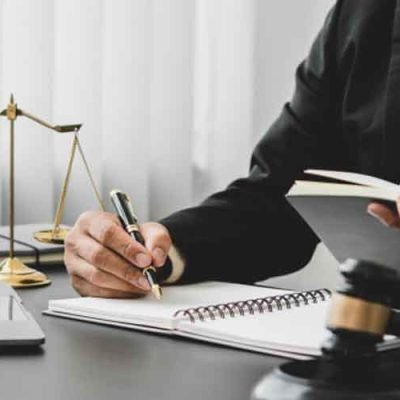 How a Truck Accident Lawyer Navigates Legal Complexities for Your Compensation