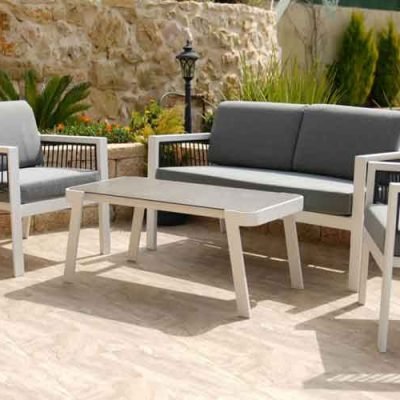 The-Importance-of-Seasonal-Care-for-Outdoor-Aluminum-Furniture