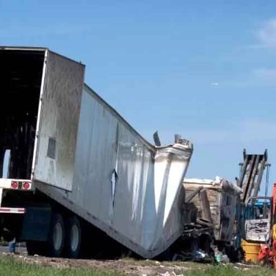 How Specialized Truck Accident Lawyers Make a Difference