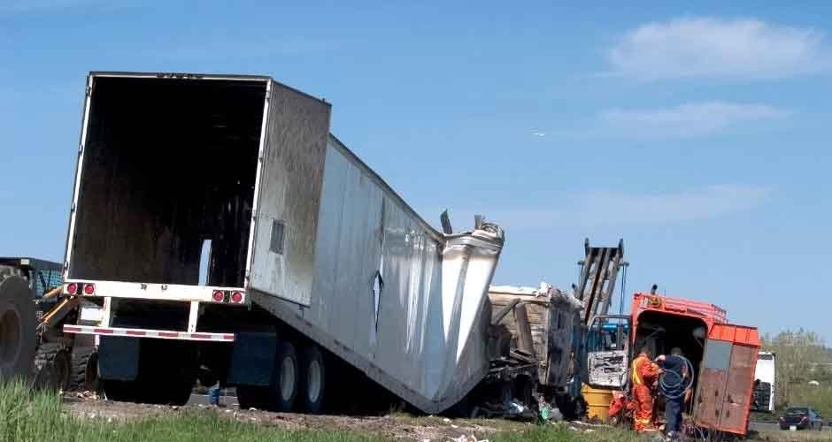 How Specialized Truck Accident Lawyers Make a Difference