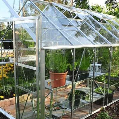 How-to-Build-and-Install-a-Polycarbonate-Greenhouse