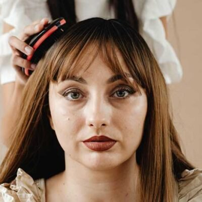Helpful-Tips-on-Finding-the-Right-Wig-and-Styling-It