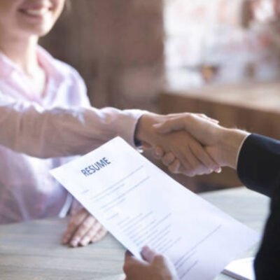 Resounding Resumes: 9 Essentials for Your CV