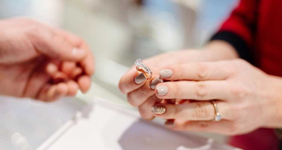 Everything You Should Know Before Selecting an Engagement Ring for Your Partner