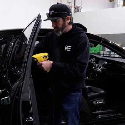 Car-Window-Tinting-Installing-Landscape-(1)