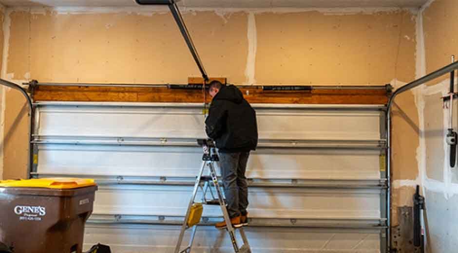 Garage Door Replacement and Repair: Why Homeowners Should Act Before Issues Escalate