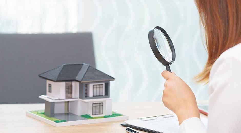 Real Estate Red Flags: What Buyers Notice (and What It Costs You)