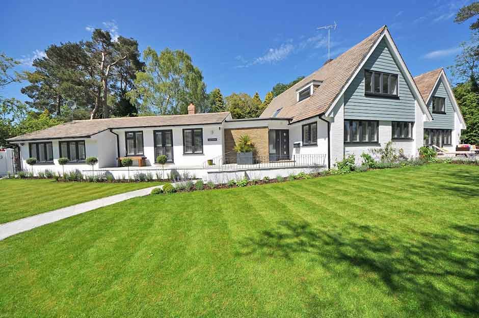 Why Hiring A Professional To Care For Your Lawn Is A Good Idea