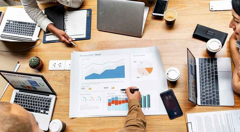 Property Management Software vs. Traditional Methods: Which Is More Efficient?
