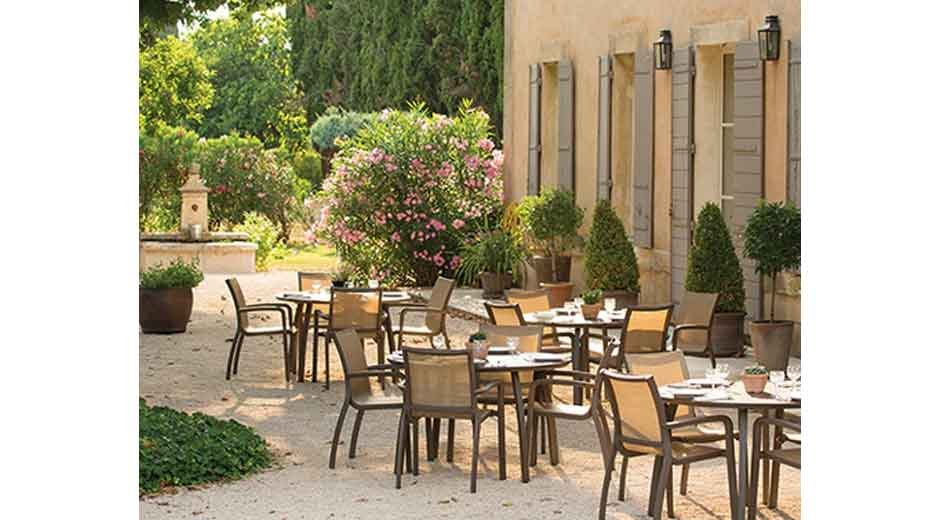 Durable-Dining-The-Rise-of-Heavy-Duty-Seating-for-Busy-Eateries