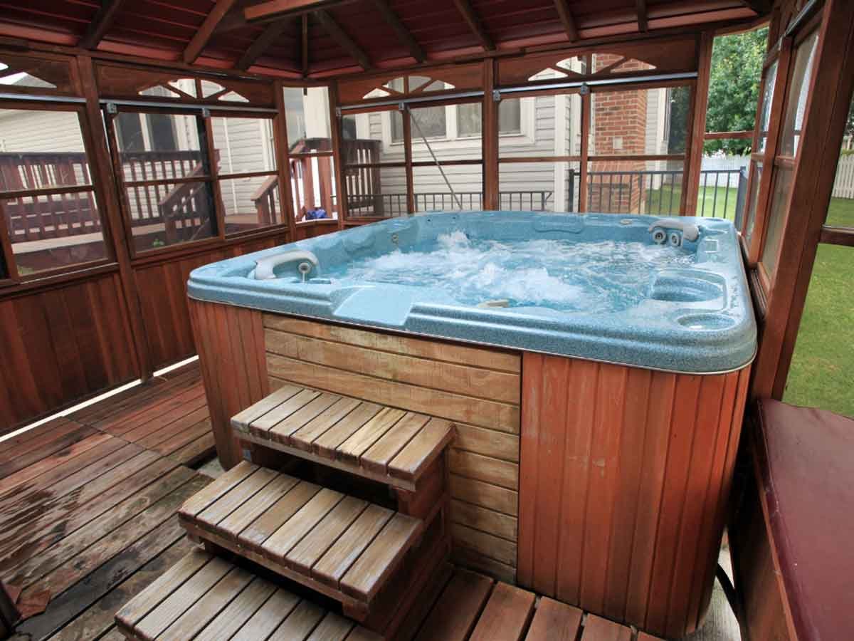 What Buyers Should Know Before Choosing a Hot Tub for Long-Term Comfort and Value