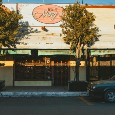 why-commercial-roofing-maintenance-is-essential-fo-1