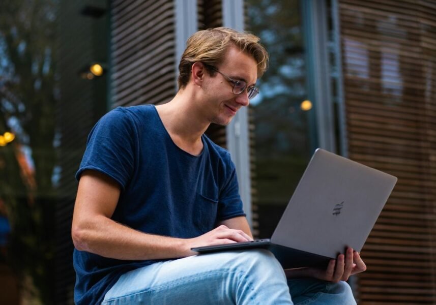 send-money-online-from-australia-securely-quickly-1