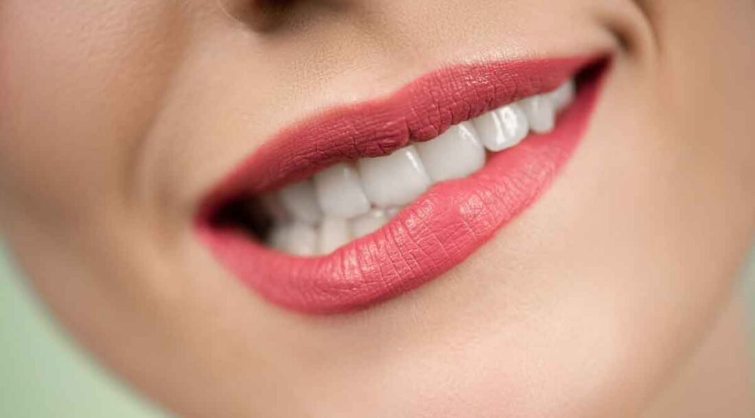 Common-Services-Offered-By-Cosmetic-Dentists-(1)