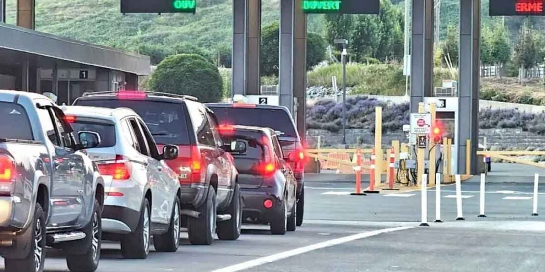 U.S. to Canada Charter Bus Travel: Border Crossing Rules, Tips & FAQs